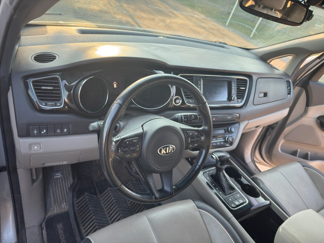 2017 kia sedona sx+ in Cars & Trucks in Calgary - Image 4