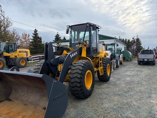 544H John Deere Loader in Heavy Equipment in St. John's - Image 3