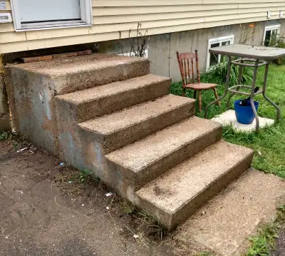 I have two used cement steps in very good condition for sale. Pictures take after the rain. Pics sho...