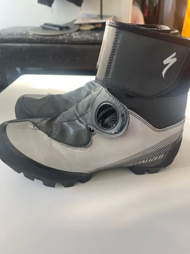 botte  vélo hivers Specialized Defroster SPD Fat bike neuf /new in Cruiser, Commuter & Hybrid in Laval / North Shore - Image 6
