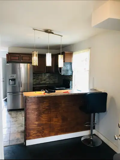 Beautiful house for rent located at Hayes ave Hamilton ON . Nice neighborhood and quiet area. Very c...