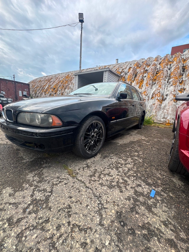 Bmw wagon e39 528i and 530d part out — photo 3