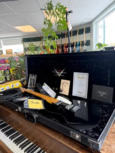 Leroux Music 2114A 14 st NW Mon - Sat Limited Edition Relic La Cabronita 2 Pickup "Boracha" Jazzmast...