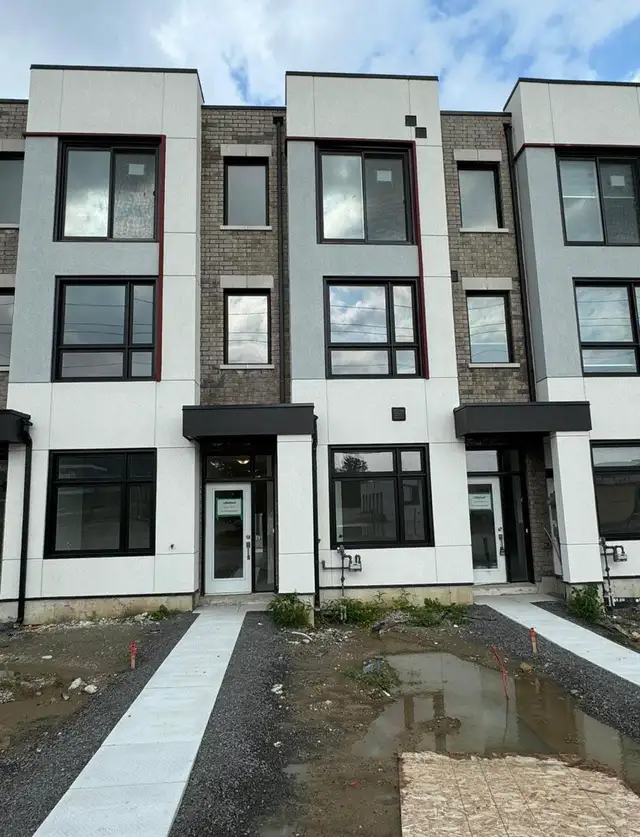 3 bed 4 bath townhouse Ajax 