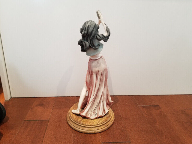 Capodimonte dancer figurine dans Art et objets de collection  à Ville de Montréal - Image 2