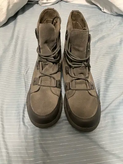 Men’s Sorel Explorer Boots Size 12, View more