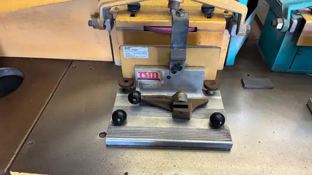 TSM INDUSTRIES 3 STATION SKATE SHARPENING MACHINE in Hockey in Winnipeg - Image 3