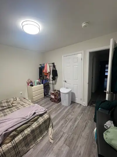 1 masterbedroom available for july