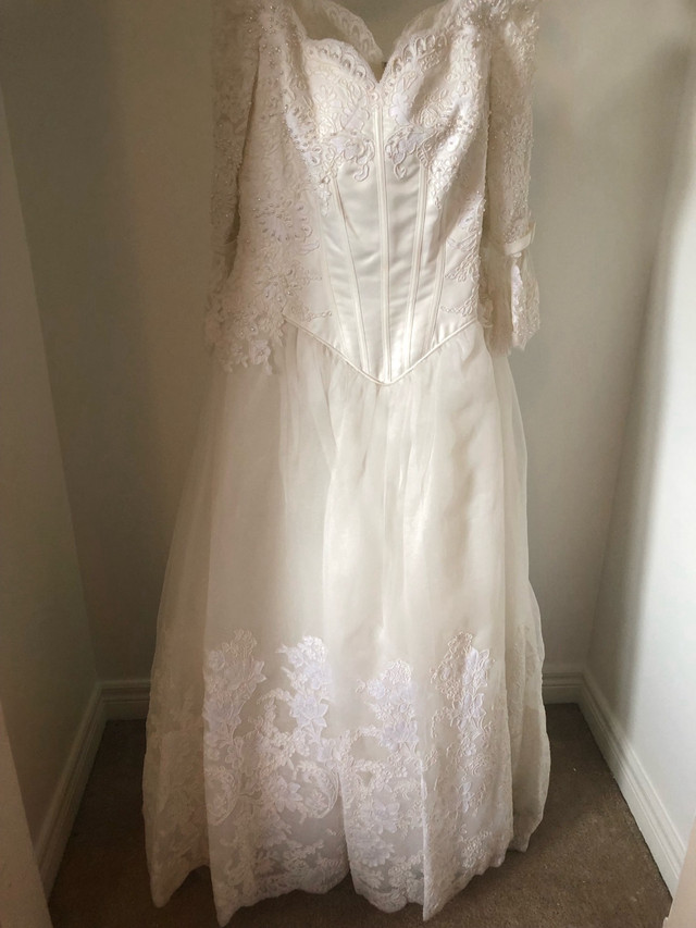 Robe de Mariée Démétrios - Wedding Dress dans Mariage  à Laval/Rive Nord - Image 3