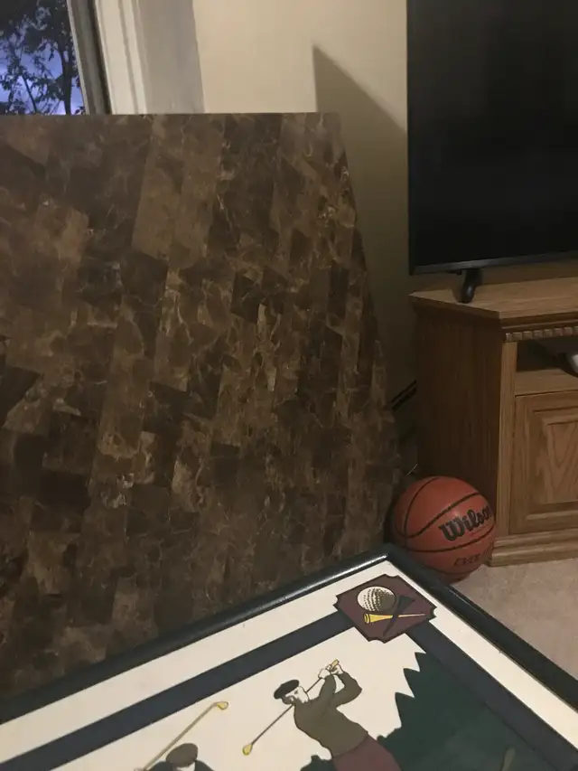 Marble Rectangular diner table in Dining Tables & Sets in Sarnia - Image 3