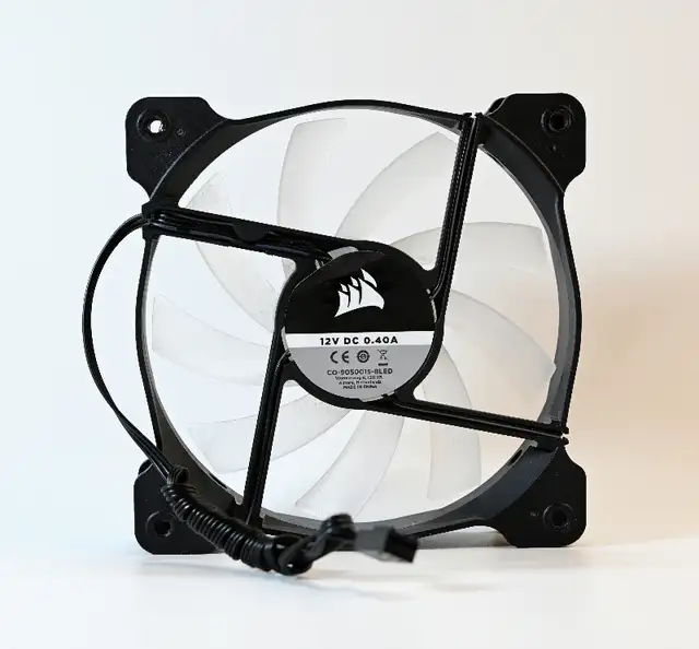 Corsair 3-pin Blue Silent Brushless Cooling PC Case Led Fan 12V in System Components in City of Toronto - Image 4