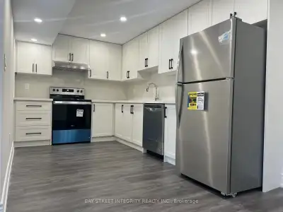 Sunny Legal Basement Located In Bathurst And King In Richmond Hill, Big And Sunny Living Room Plus W...