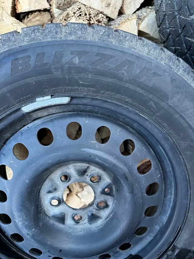 Winter Bridgestone Blizzak Tires 225/R60 17 in Tires & Rims in Renfrew - Image 5