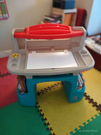 Little Tikes Step 2 Desk and Stool with light