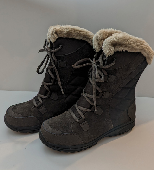 Women's Columbia Winter Boots in Women's - Shoes in Kingston - Image 3