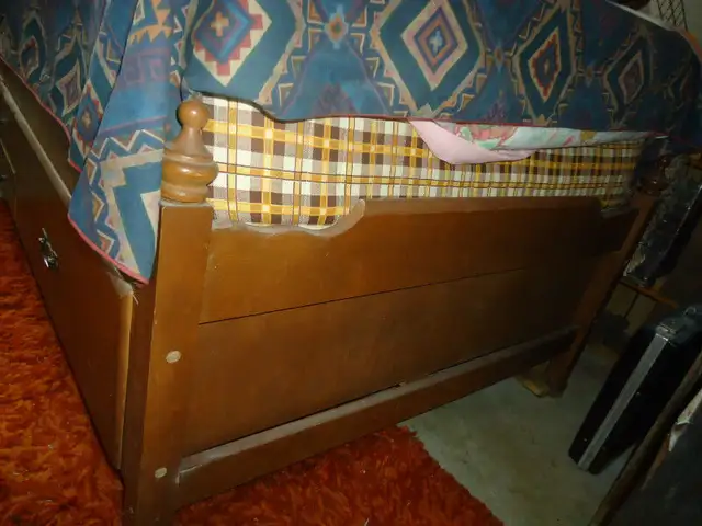 Lit de capitaine et meuble in Beds & Mattresses in Longueuil / South Shore - Image 5