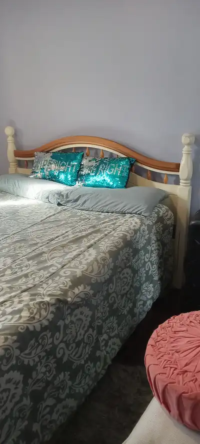 Beautiful, clean room for rent immediately. Upstairs, furnished room. Shared washroom & kitchen. Sin...