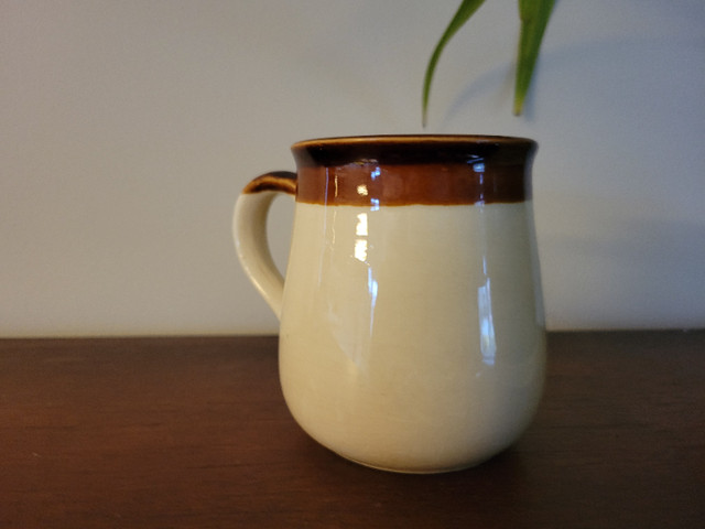 Vintage Midcentury Stoneware Mug – Earthy Rooster Floral Brown in Kitchen & Dining Wares in Cole Harbour - Image 3