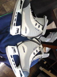 6 pair Bauer, Nike  and CCM skate different size