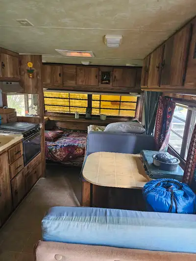 19 1/2 Foot Westwind 200 SFWW Holiday Trailer. Everything works, no issues with hot water, fridge,st...