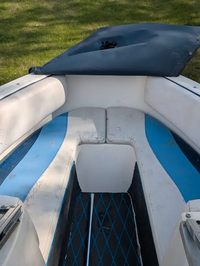 boat  1996 in Powerboats & Motorboats in Lloydminster - Image 7