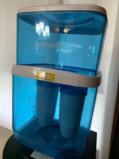 Distributeur d'eau Frigidaire avec ZeroWater, View more