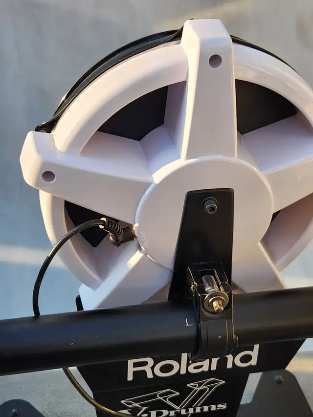 Roland KD-85 V-Kick Trigger Pad in Drums & Percussion in City of Toronto - Image 6