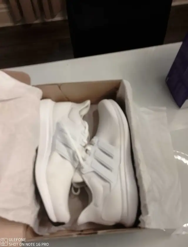 BNIB MEN'S ADIDAS UBOUNCE DNA ALPHASKIN in Men's Shoes in Kitchener / Waterloo - Image 4