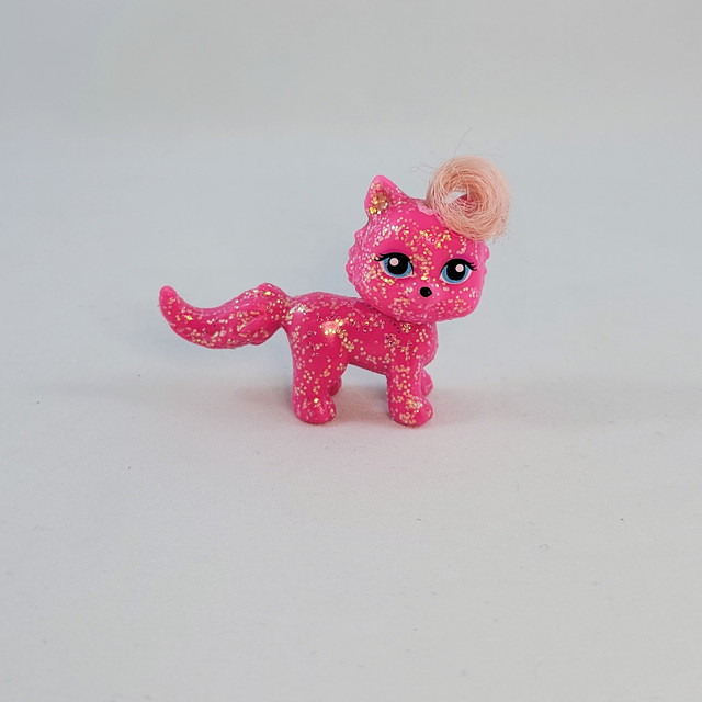 Pink Glitter Cat Polly Pocket Sparkle With Hair Toy Figurine Rea in Toys & Games in Strathcona County - Image 2