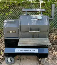 Yoder YS480 Pellet Smoker with Competition Cart and Cover. Fumoi