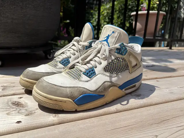 Air Jordan 4 in Men's Shoes in City of Montréal - Image 4