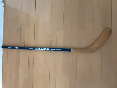 Wood Hockey Stick - Baton de Hockey en Bois, View more