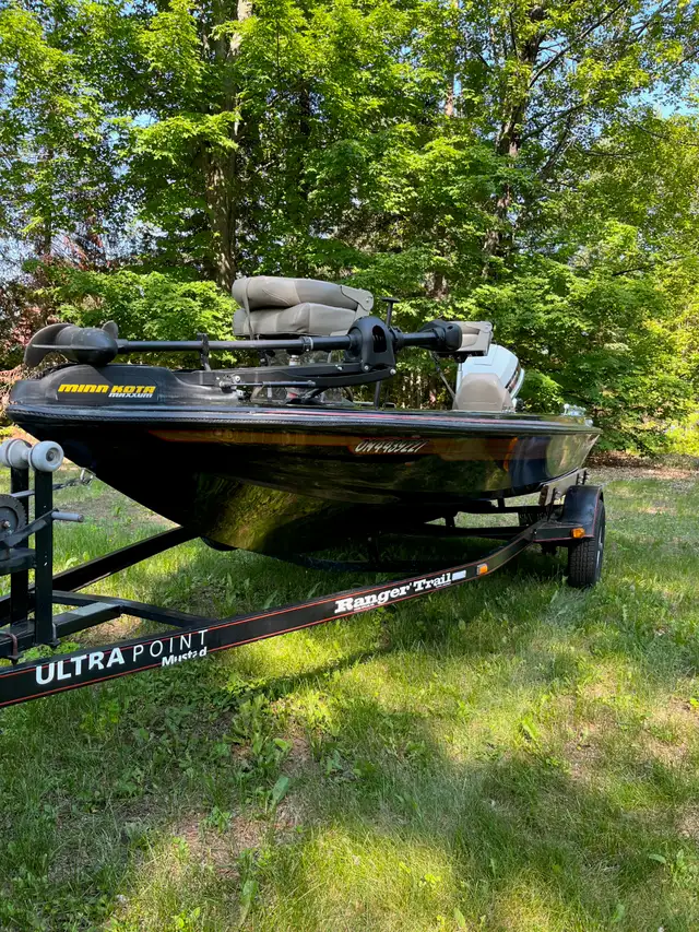 1989 Ranger 320V Bass Boat 16' in Powerboats & Motorboats in Pembroke - Image 4