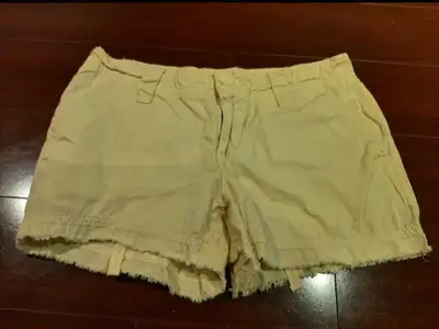 Women's Shorts (Size 6), View more