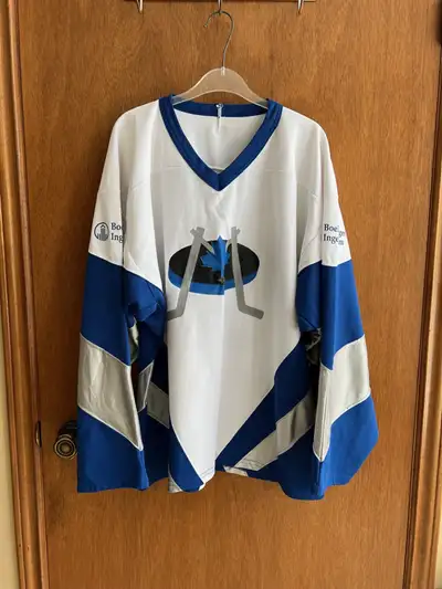 Heavy-weight hockey jersey - White with maple leaf, View more