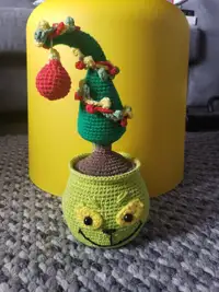 Handmade grinch christmas tree crochet / Sapin de Noel Grinch