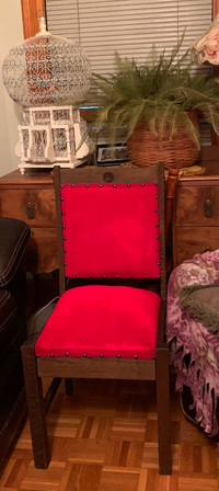 Antique Red Velvet TutorRose Chair