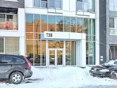 2 Bed 1Bath luxury condo with balcony in MultimediaCity/Old Port