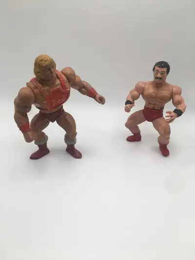 Figurines lutteurs années 80, View more
