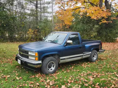 1990 Chev 1500 Scottsdale 305, 330km. This vehicle has been well maintained with regular oil changes...
