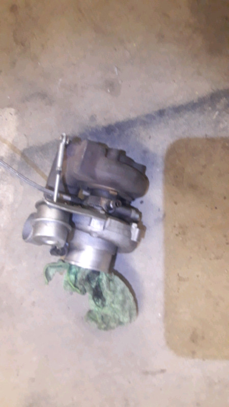 Turbo with waste gate for 2.2 liter gas in Engine & Engine Parts in Hamilton - Image 2