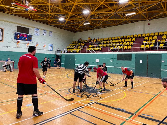 Arbitres de Hockey Expérimentés Recherchés - Montréal (Cosom) dans Groupes et loisirs  à Ville de Montréal - Image 2