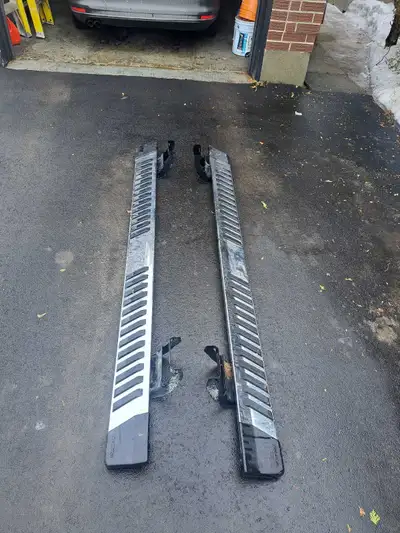 Set of 2 2017 f150 running boards. Will fit years 2015 to 2020. Asking $150 obo.