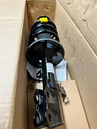 Monroe struts for a manual transmission Pontiac vibe or matrix. Ordered from rockauto and are brand...