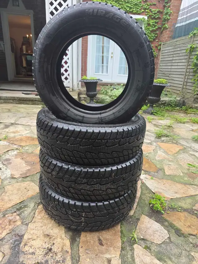 4 Pneus d'hiver Mirage 215/60R16 DOT 2022 – 350$ OBO in Tires & Rims in City of Montréal - Image 4