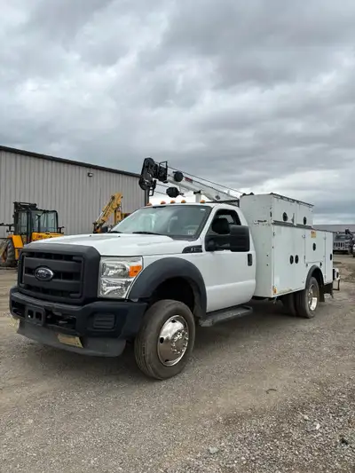 2016 ford f550 for sale 221000 miles Gas engine Imt Dominator service body 6000 lbs IMT crane Hydrau...