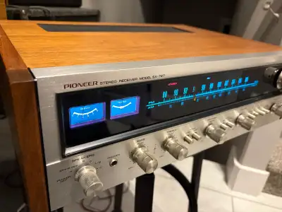 Pioneer SX-727 stereo receiver, View more