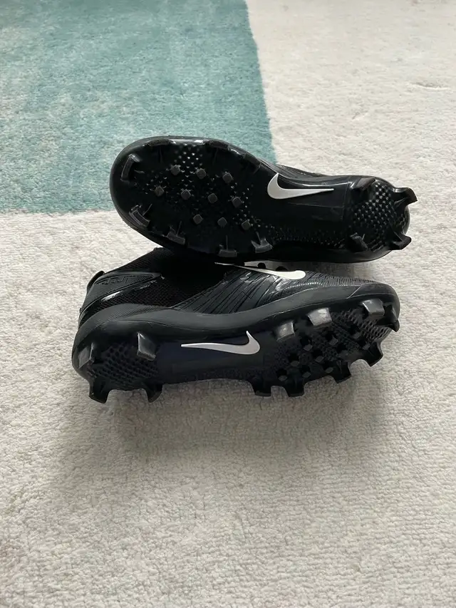 NIKE Mike Trout kids baseball cleats size 5.5 in Baseball & Softball in Oakville / Halton Region - Image 8