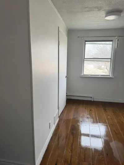 1 private room available for rent in Kitchener. I can furnish it Call or text 226 606 3398