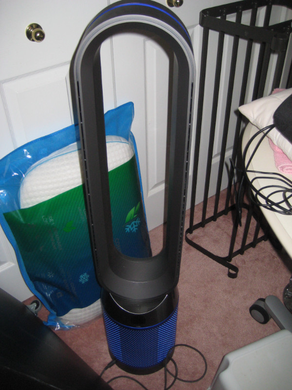 FS: Dyson air purifer model TP04, excellent condition no pets no in Heaters, Humidifiers & Dehumidifiers in Ottawa - Image 2